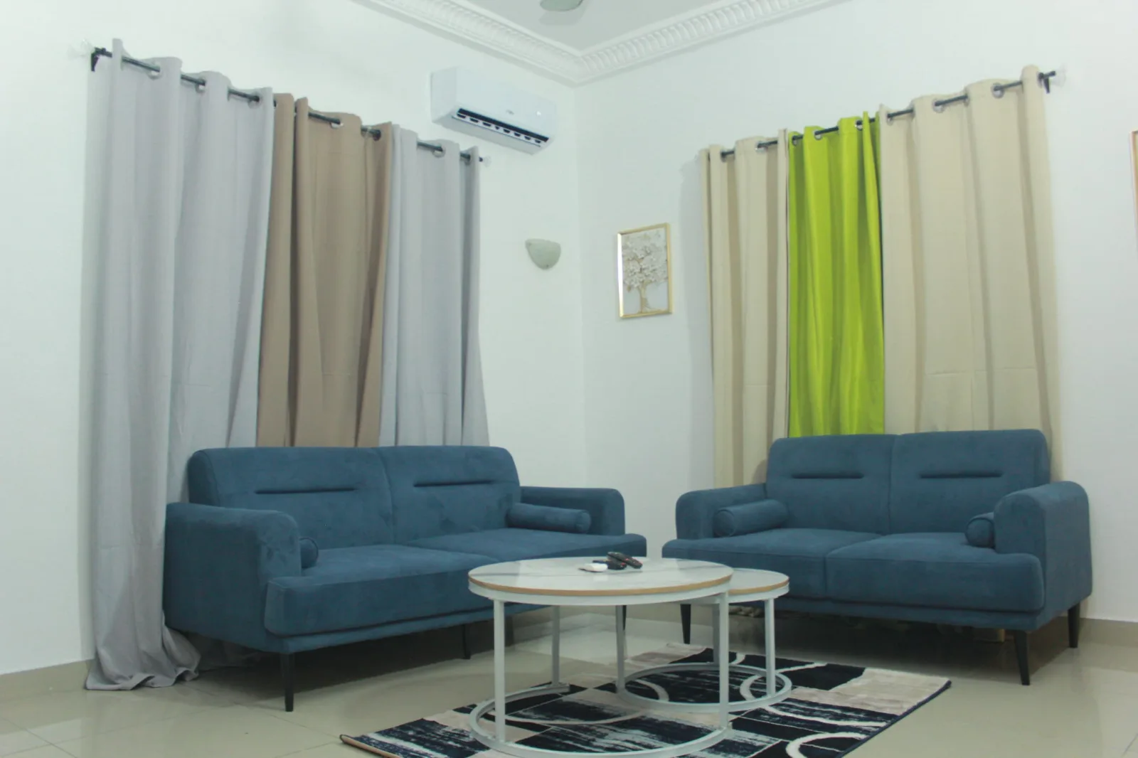 APPARTEMENT MEUBLÉ D'UNE CHAMBRE SALON À FIDJROSSÈ 