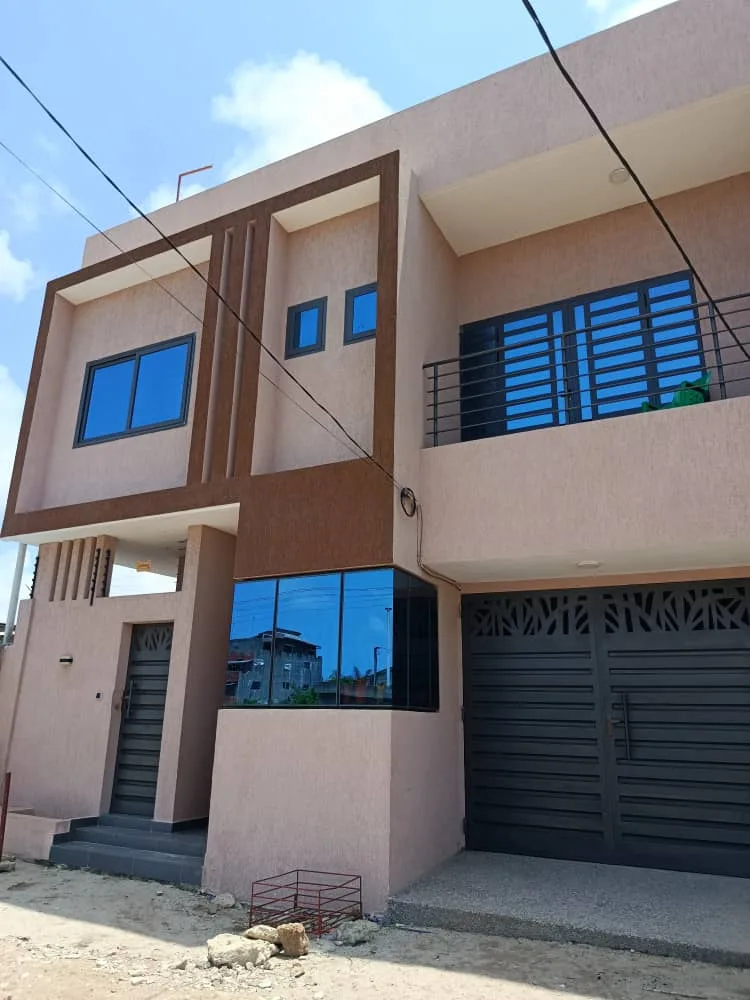 Furnished 1-bedroom apartment with private entrance in Hlazounto, near Akogbato