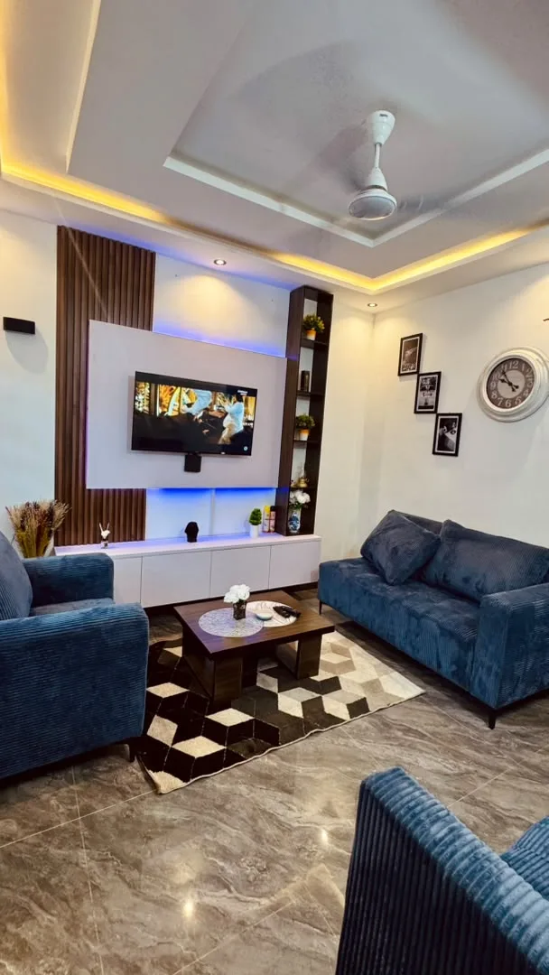 Appartement meublé haut standing à Calavi Zogbadjè – Wi-Fi, cuisine équipée et confort