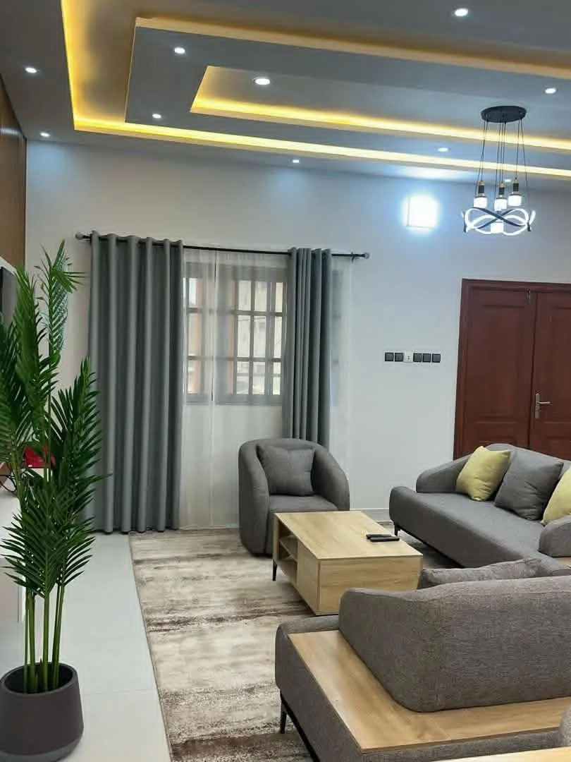APPARTEMENT MEUBLÉ DE 3 CHAMBRES SALON À COTONOU FIDJROSSE AVEC VUE SUR MER 