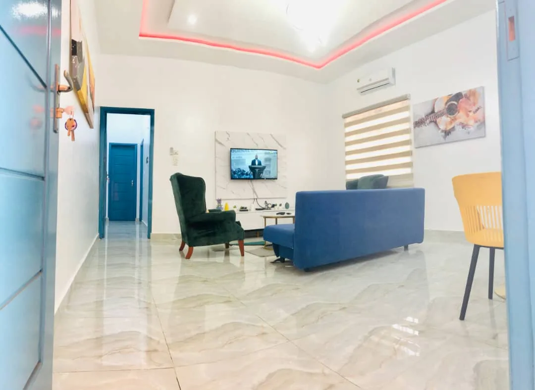 UNE APPAREMMENT D'UNE CHAMBRE SALON À SAINT JEAN 