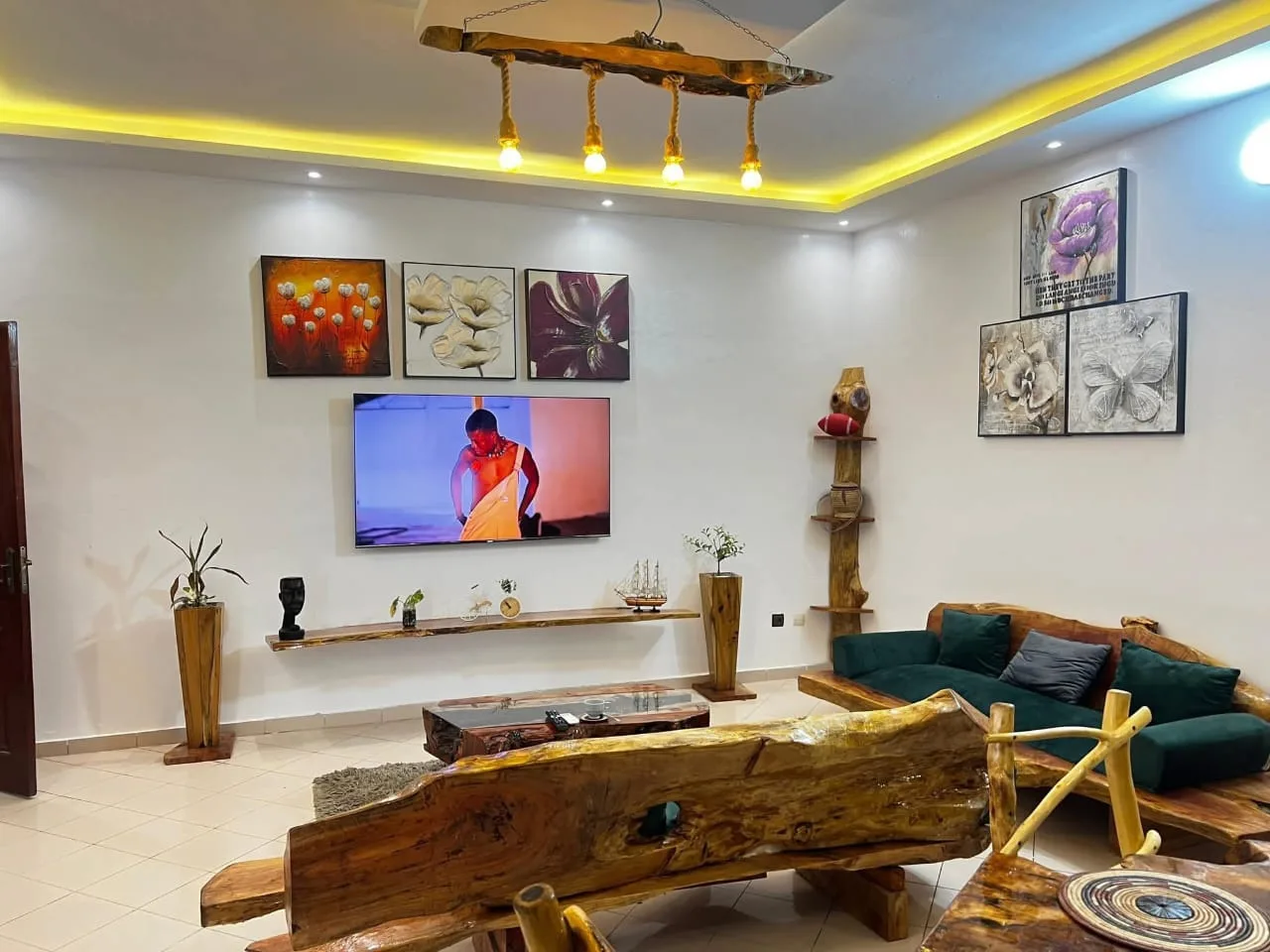  APPARTEMENT MEUBLÉ DEUX CHAMBRES SALON à COTONOU SITUÉ à FRIDJROSSE