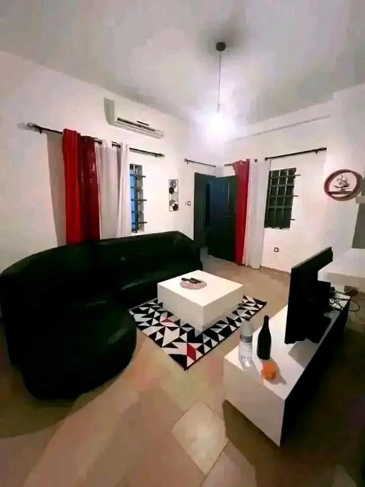 Appartement meublé 1 chambre — Entrée personnelle | Fidjrossè Calvaire, Cotonou