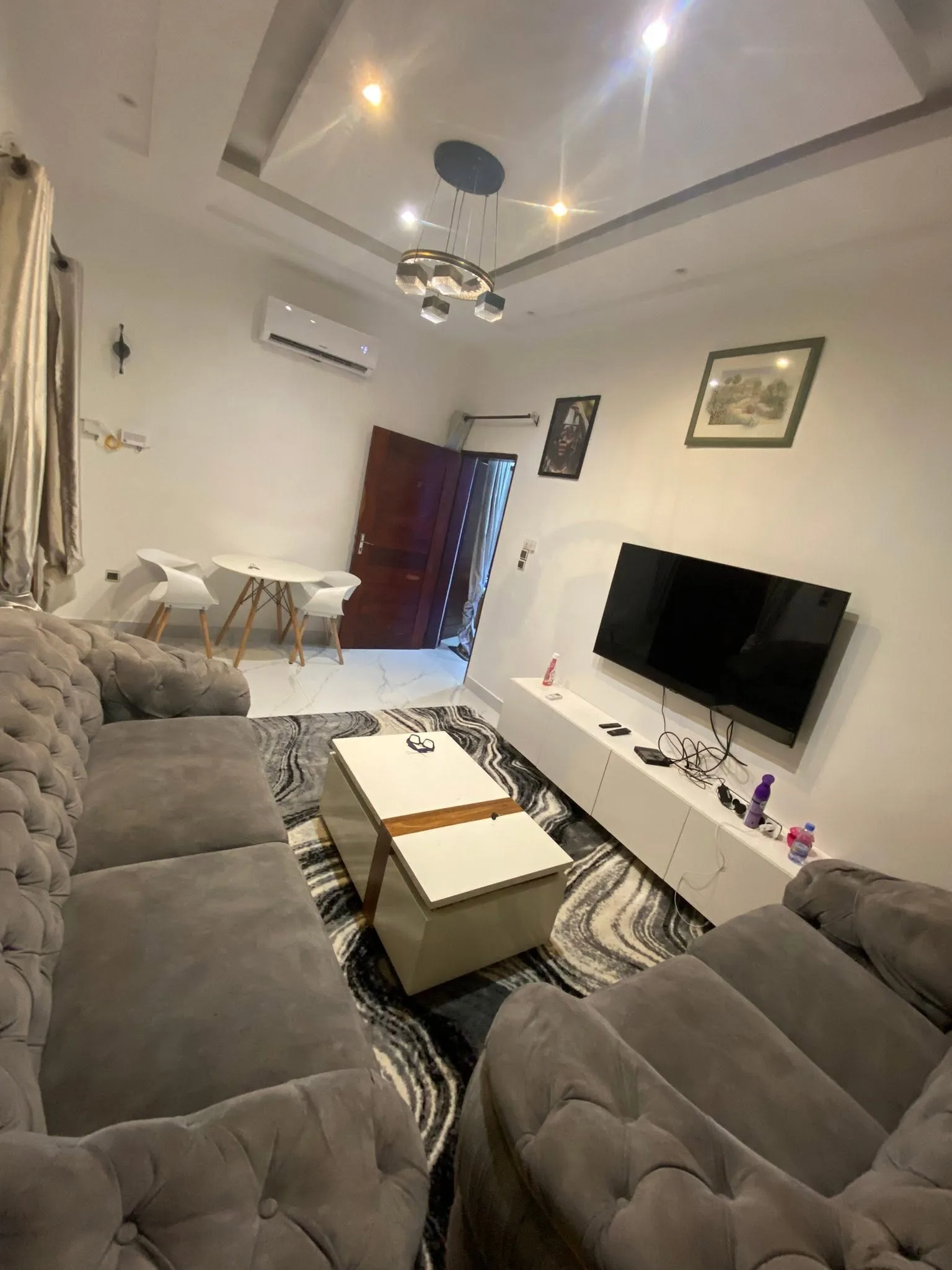 APPARTEMENT DEUX CHAMBRES SALON AGBLANGANDAN