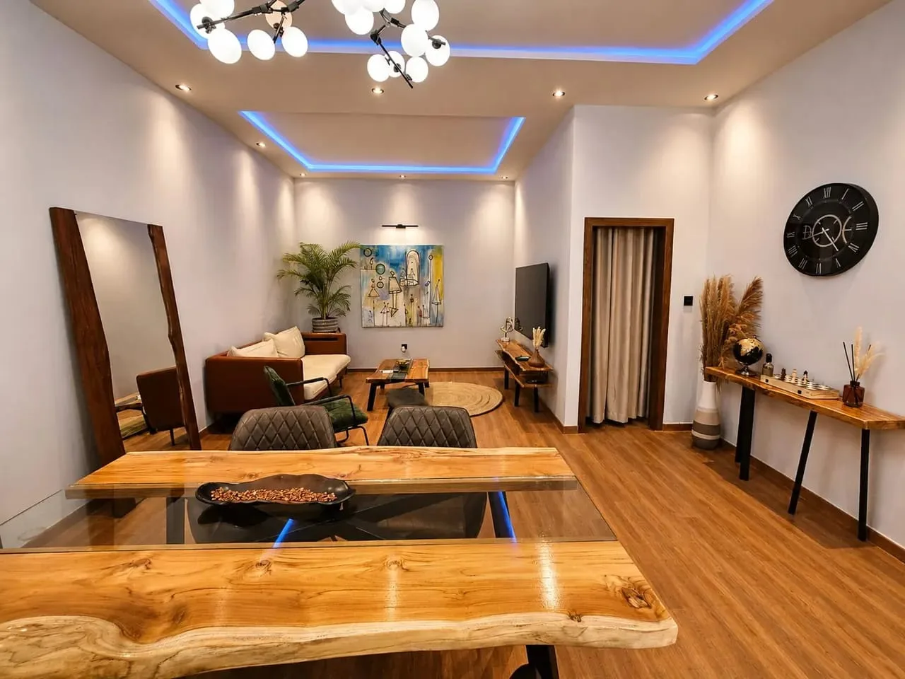 APPARTEMENT MEUBLÉ DE DEUX CHAMBRE SALON À FIDJROSSE AKOGBATO PRÈS DE LA PLAGE 
