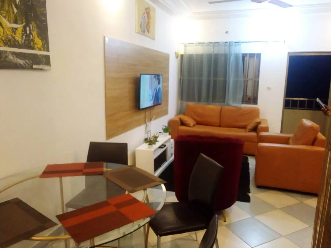A LOUER appartement meublé 2 pièces, Fidjrossè plage - Cotonou 