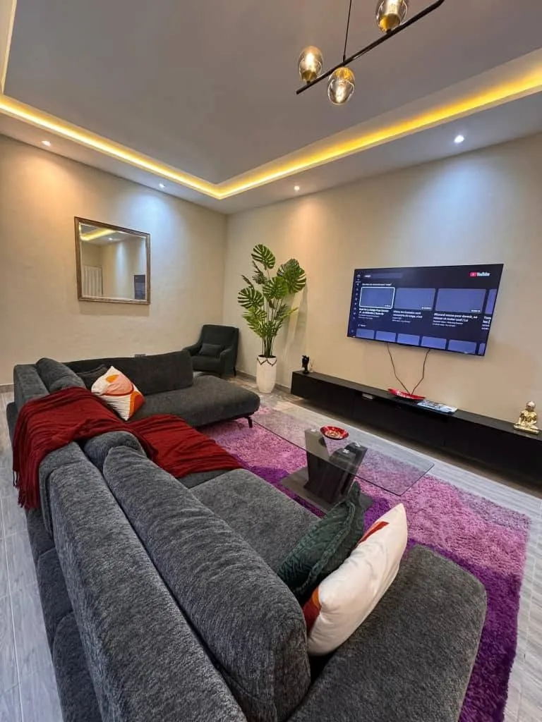 Appartement meublé 2 chambres haut standing — Fidjrossè, Cotonou
