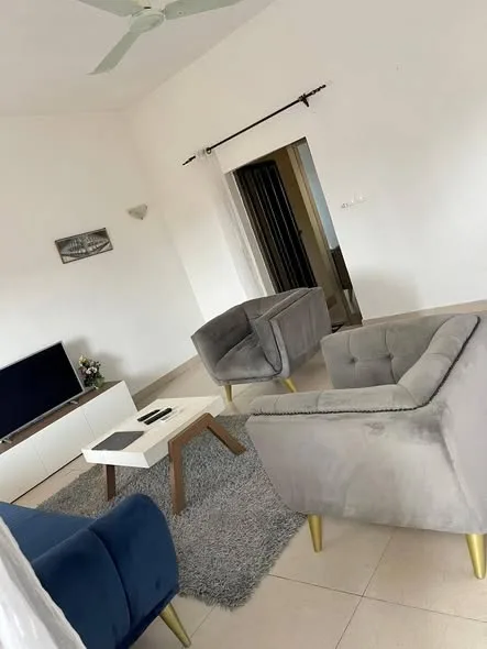 Appartement meublé 2 chambres avec balcon — Fidjrossè, Cotonou
