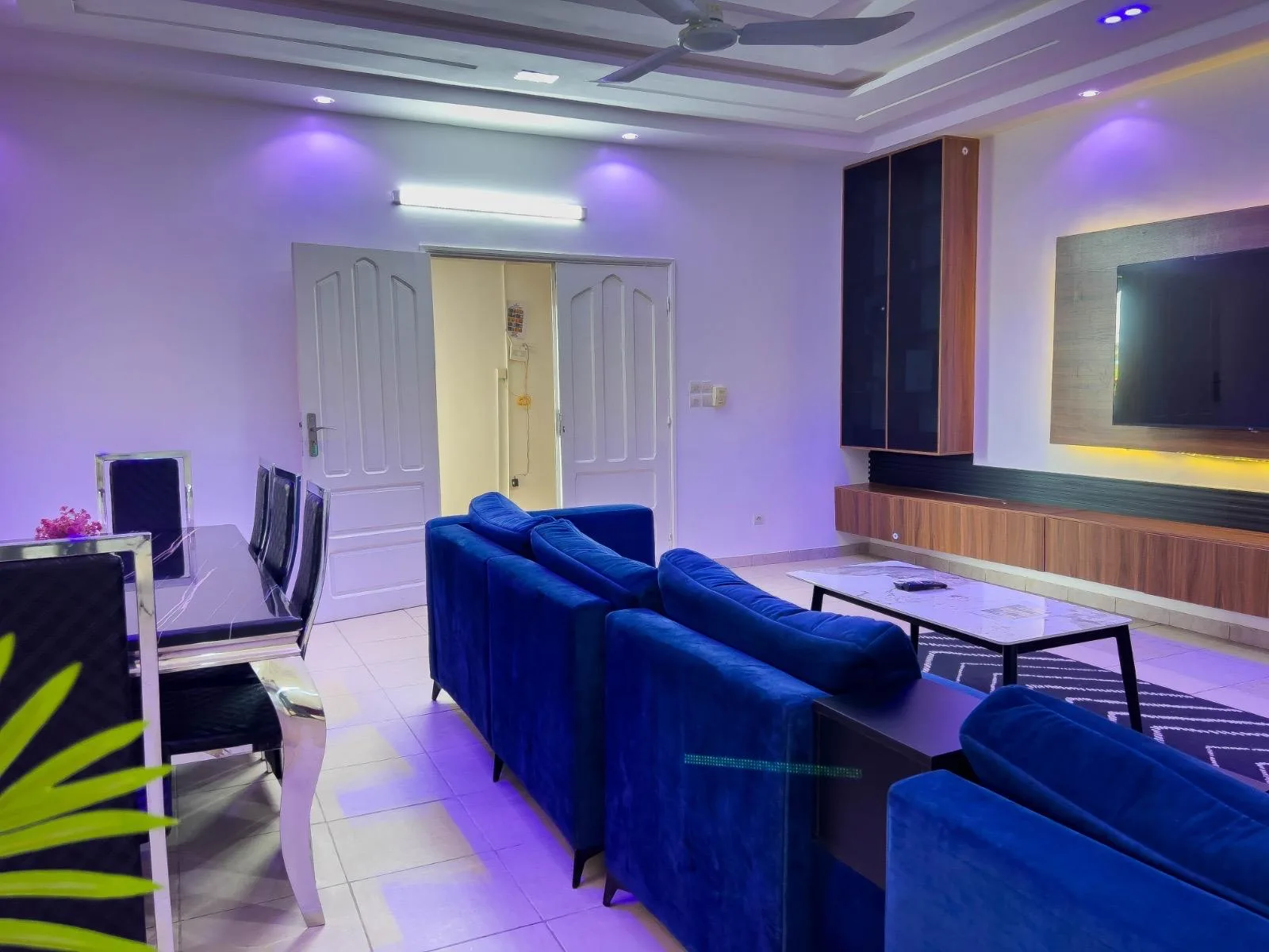 APPARTEMENT MEUBLÉ DE 06 CHAMBRES SALON À FIDJROSSE PLAGE 