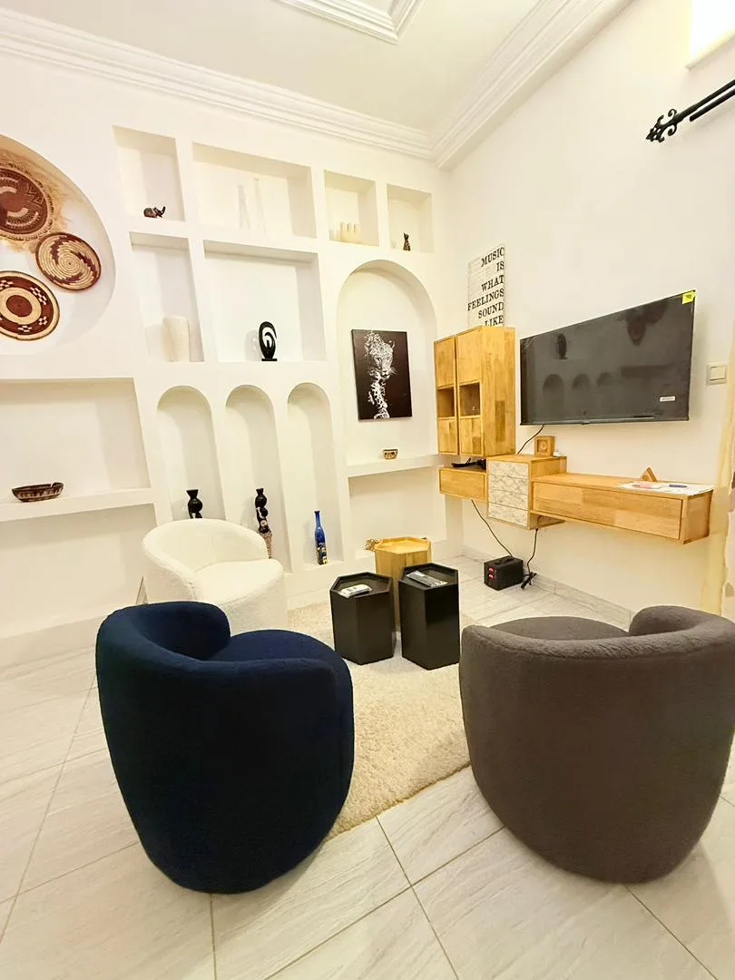 UNE CHAMBRE SALON À CALAVI 